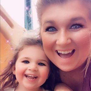 Meet your Posher, Crystal